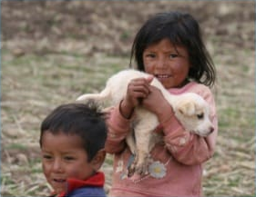 Bambina con cucciolo